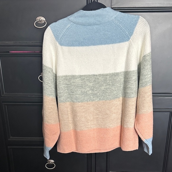 GAP Blue and Cream Cowl Neck Sweater Soft Knit - Picture 4 of 4